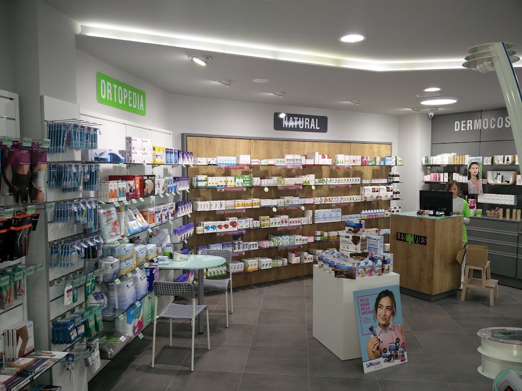 Farmacia Ldos Ortega Martinez, ahora Farmacia Les Vies — Del propietario