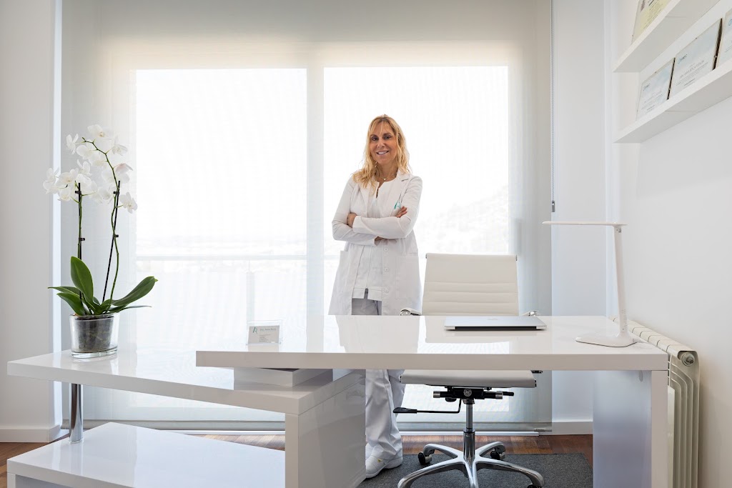 DRA ANNA ROCA. Medicina Estetica — Del propietario