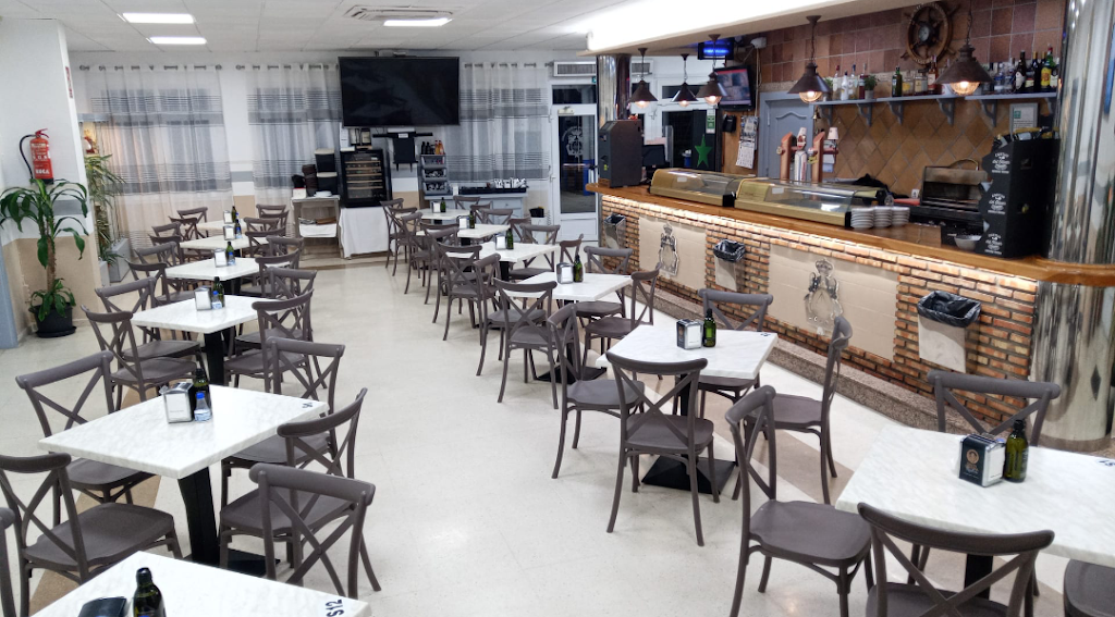 Cafeteria restaurante club deportivo nautico Saladillo — Ambiente
