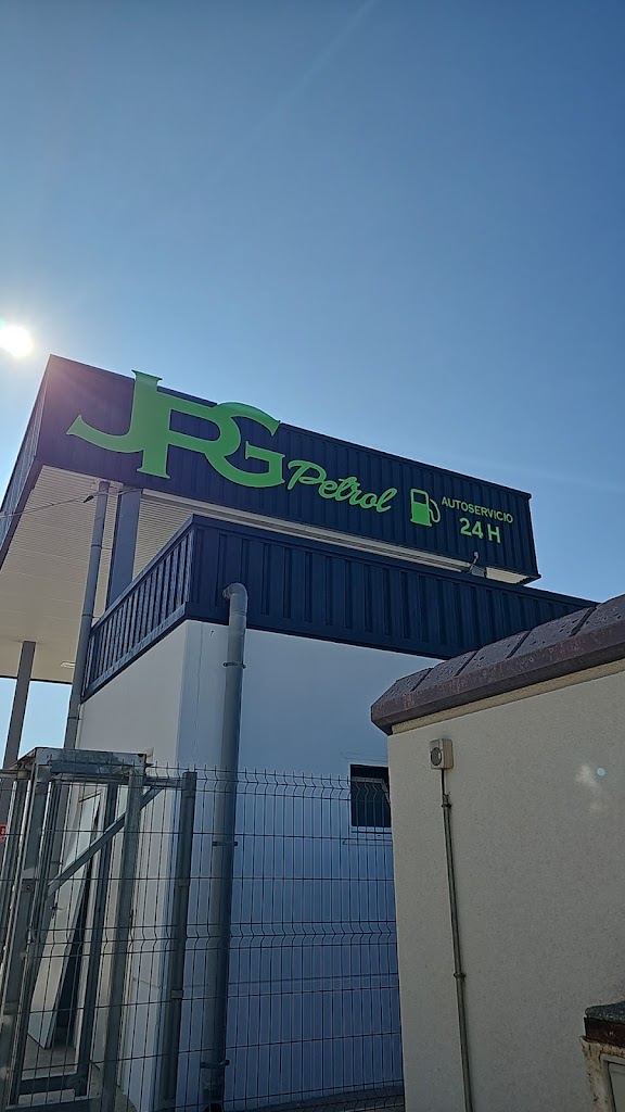 JPG Petrol — Exterior