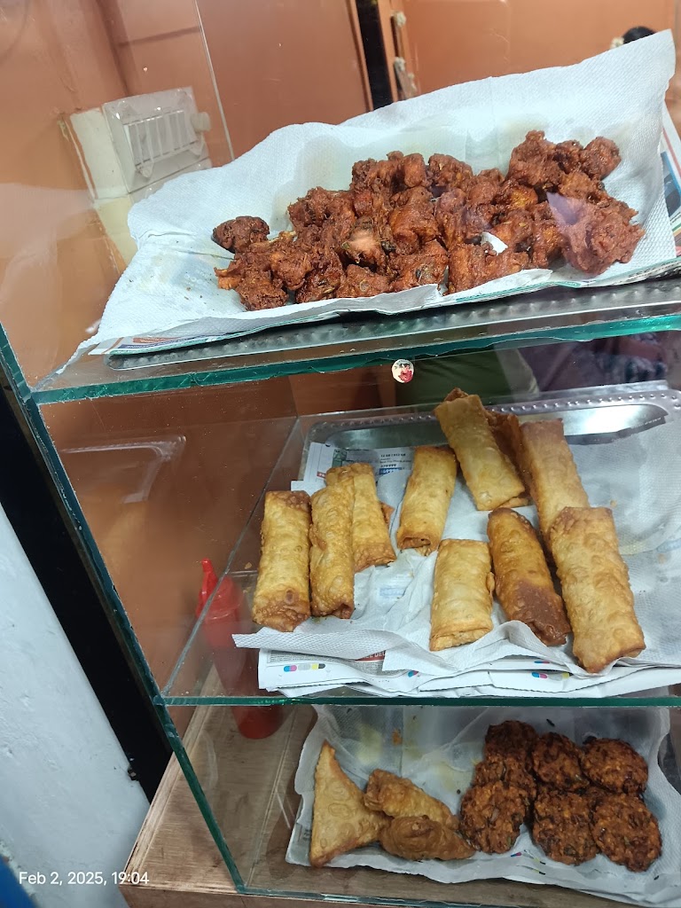Reb Chicken Corner