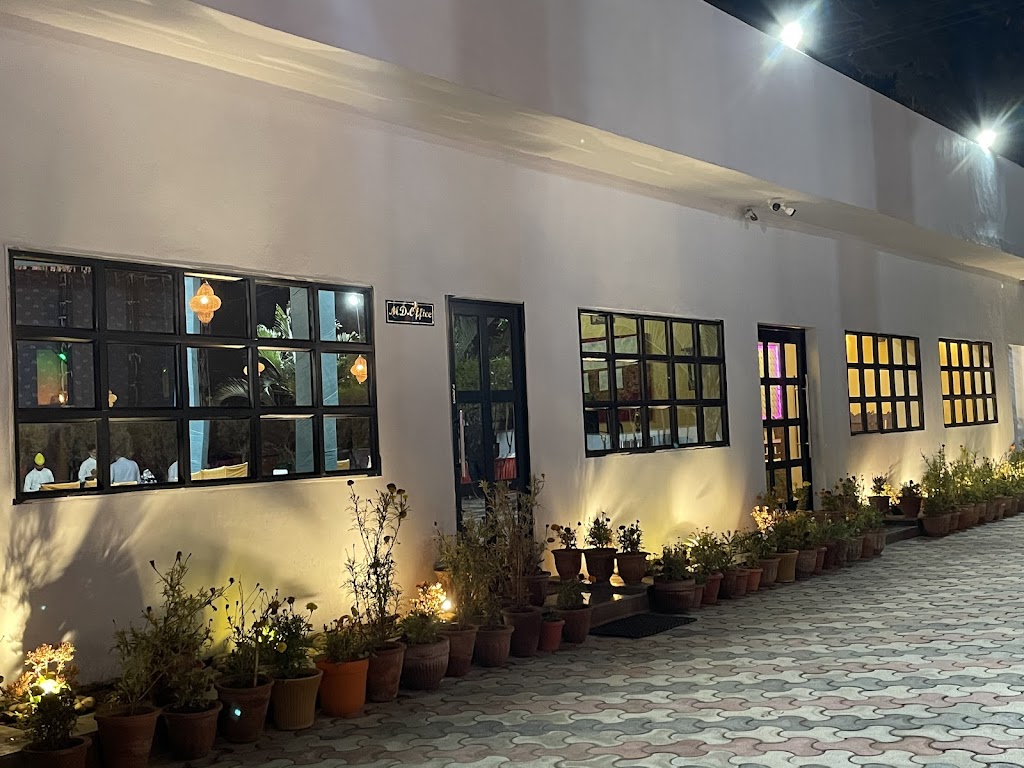 S N V Food Corner Open Lawn Sitting Food Corner Multi Cuisine Restaurants In Paonta Sahib