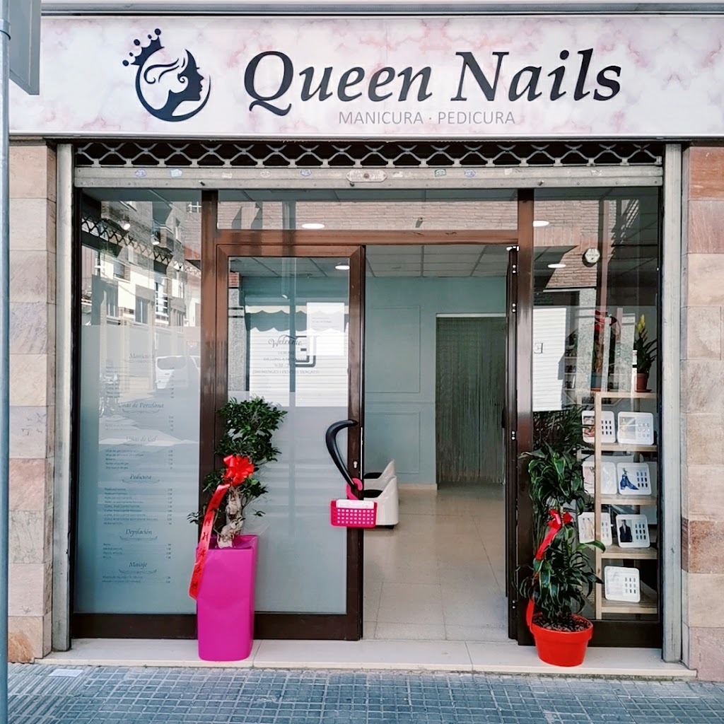 Queen Nails — Exterior
