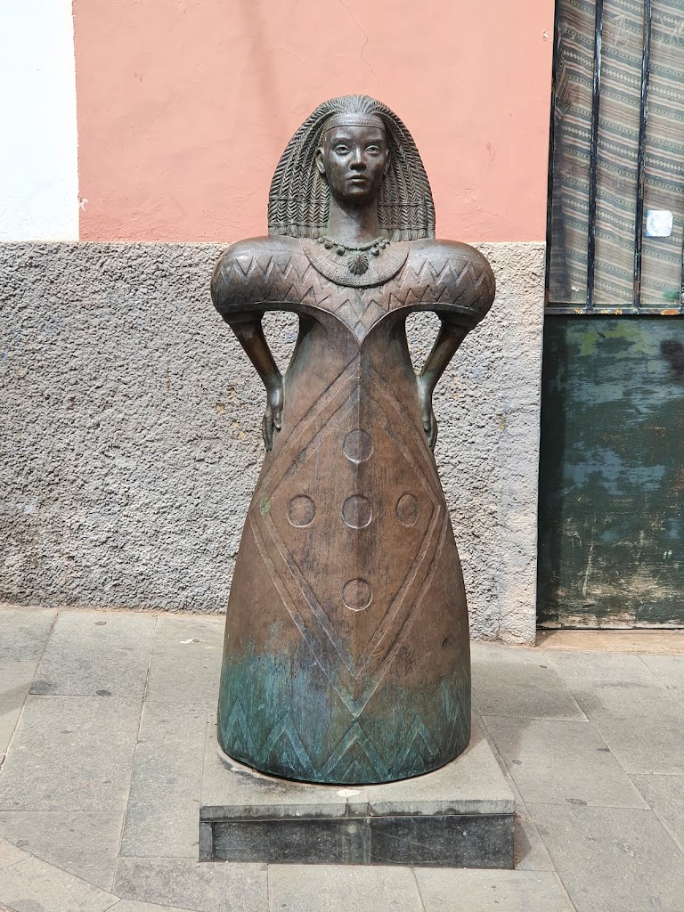 Estatua de Arminda (Princesa Aborigen)