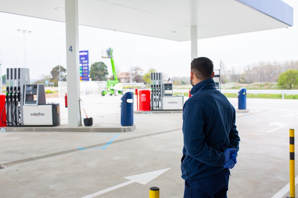Adelfas - Estacion de Servicio — Surtidor de combustible