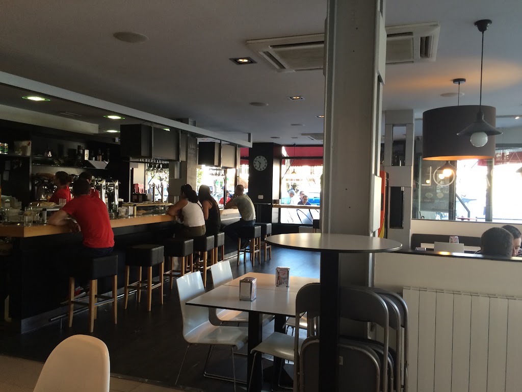 Cafe Espanol — Ambiente