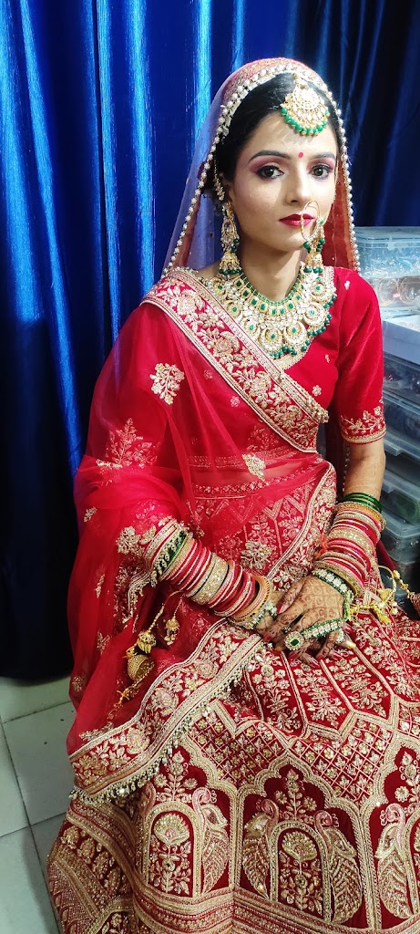 Sakshi Beauty Parlour