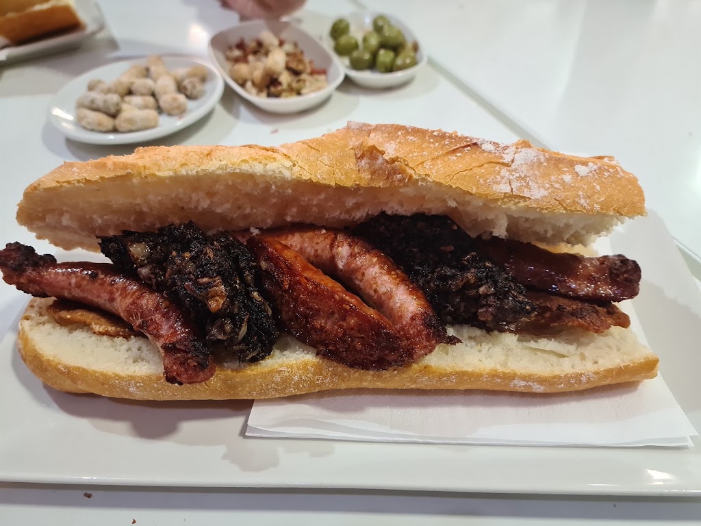 BAR Montakintos — Comida y bebida