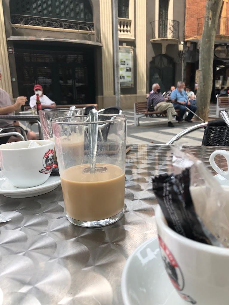 Hamburgueseria Frankfurt — Comida y bebida