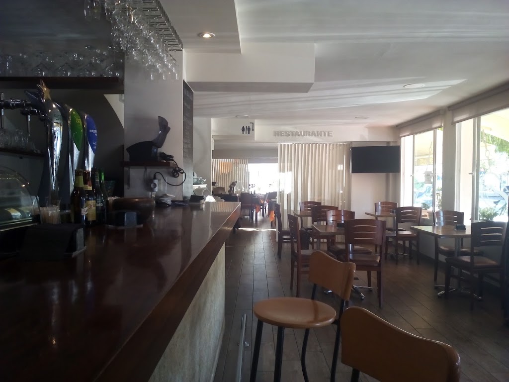 Cerveceria Restaurante Eme & Jose Carlos — Ambiente