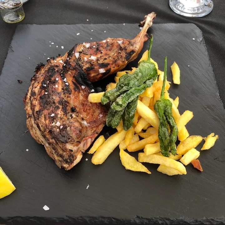Brasas Milan Magana — Comida y bebida