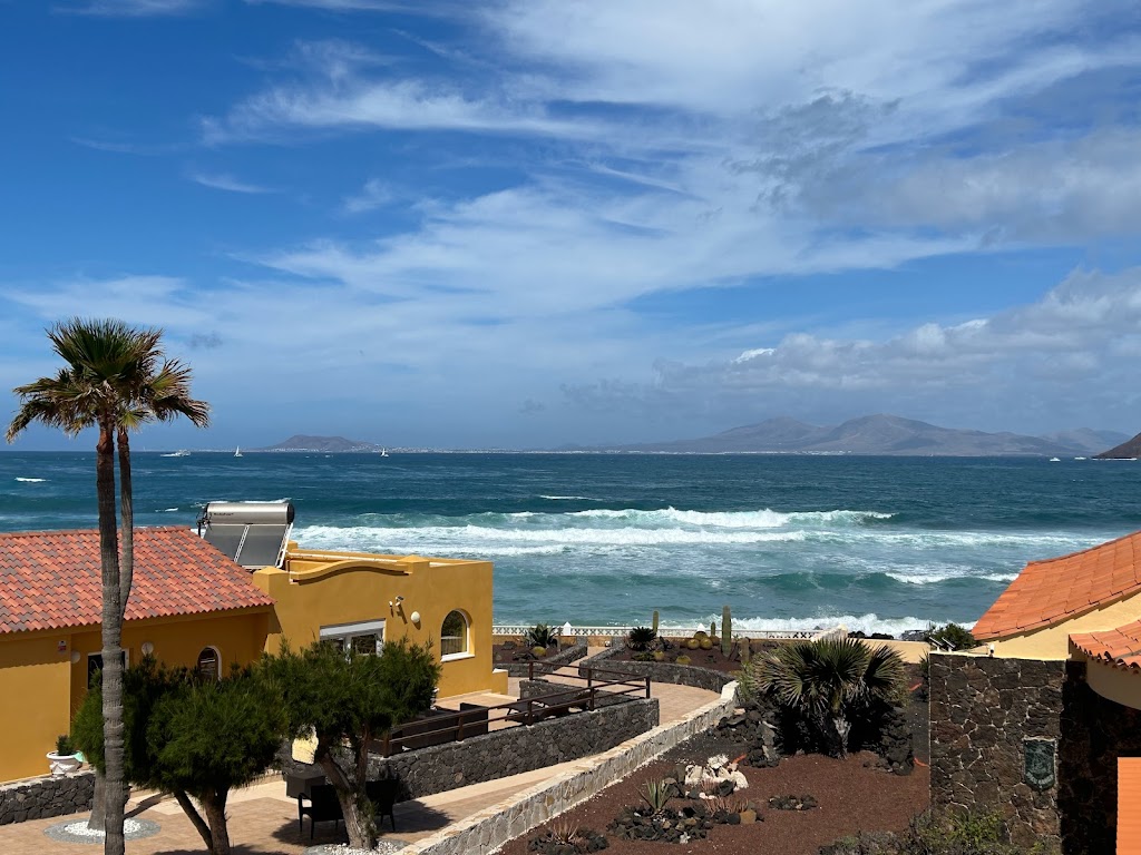 Pura Vida Surf House