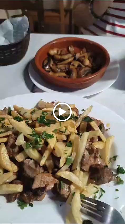 Bodegon La Cuadra — Videos