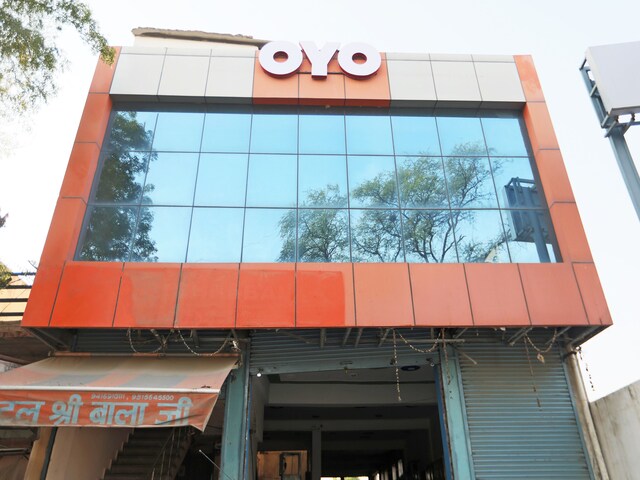 Super Oyo Yadav Hotel And Restaurant
