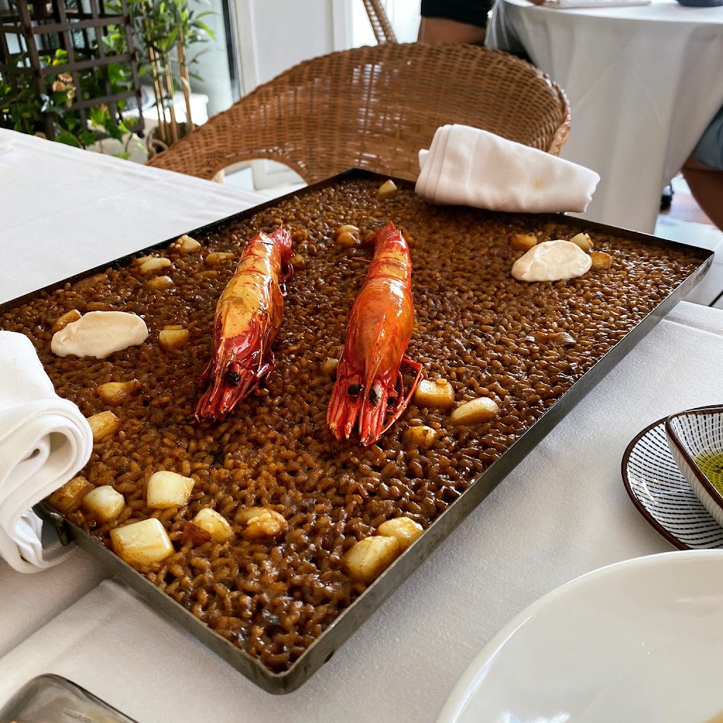 SAVANNA RESTAURANTE — Comida y bebida