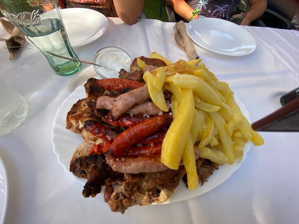 Rincon de Adrian — Comida y bebida