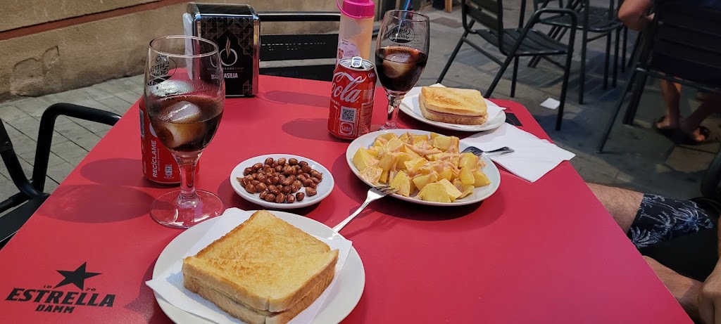 Restaurante L'Art de les Cassoletes — Comida y bebida