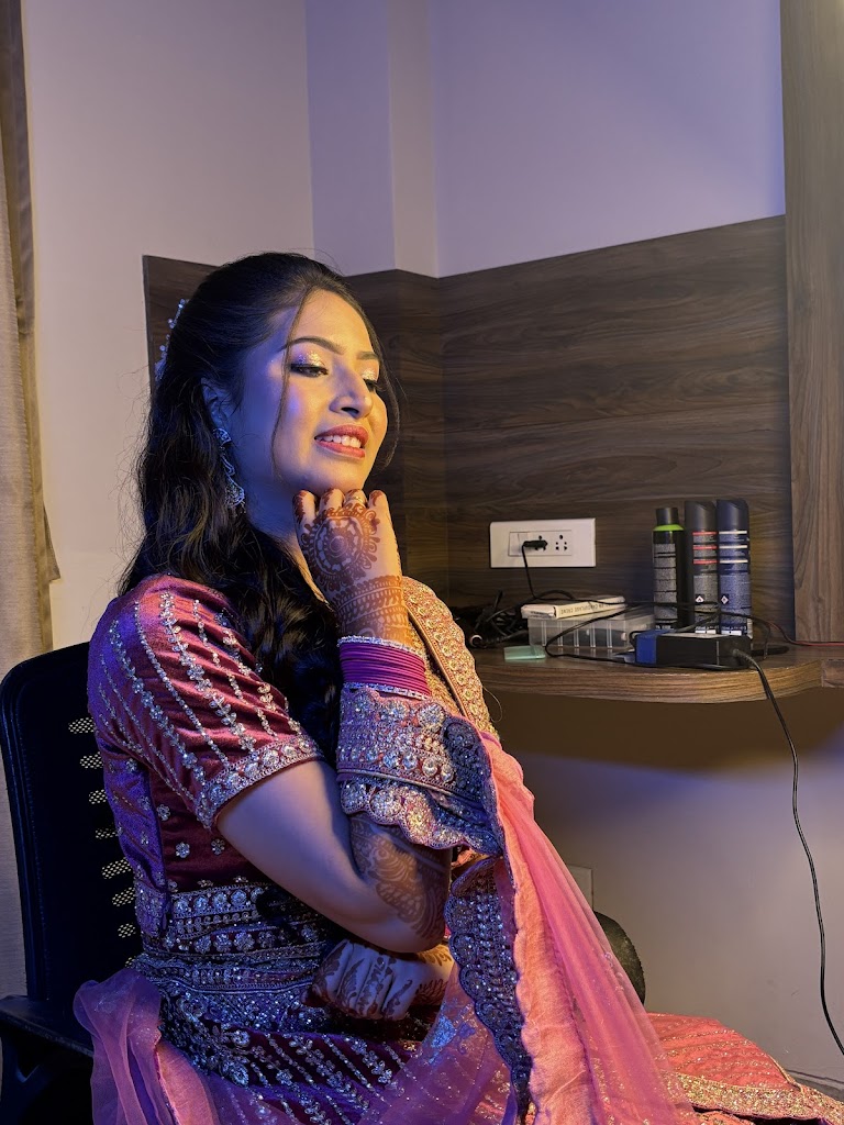 Divya Makeup Studio Academy