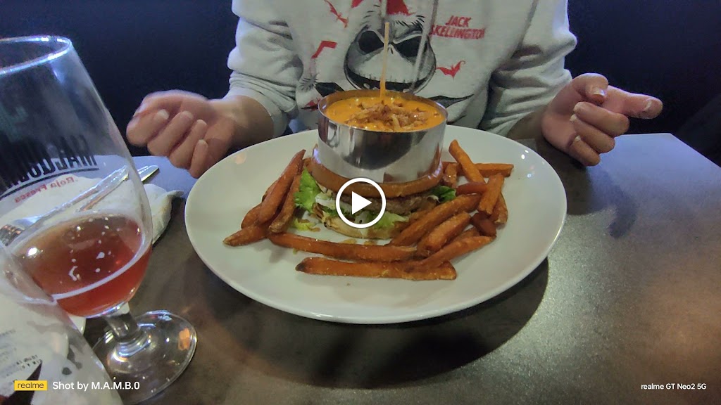 Davasa Burger — Videos
