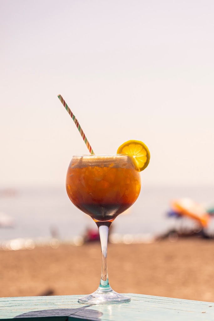 Bar Tinglao Playa Granada — Comida y bebida