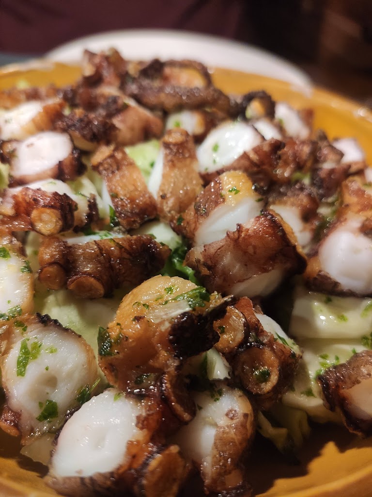 Taberna Guindilla — Comida y bebida