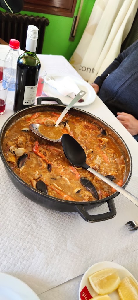Els Oms — Comida y bebida