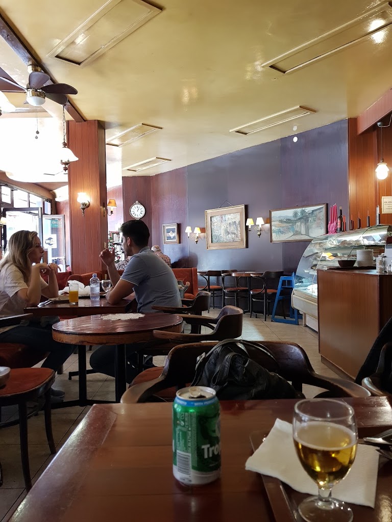Cafeteria Casa Suecia — Comida y bebida