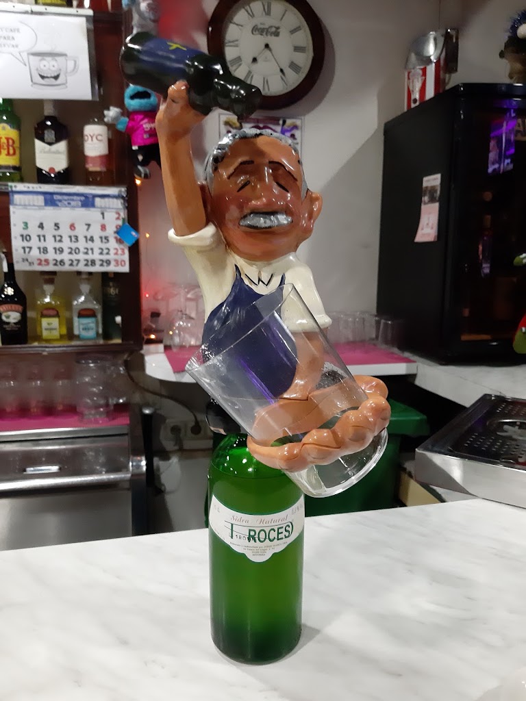 Bar La Madrena — Comida y bebida