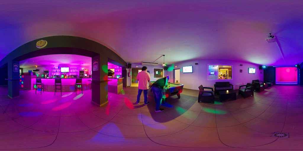 Midnight bar — Street View y 360deg