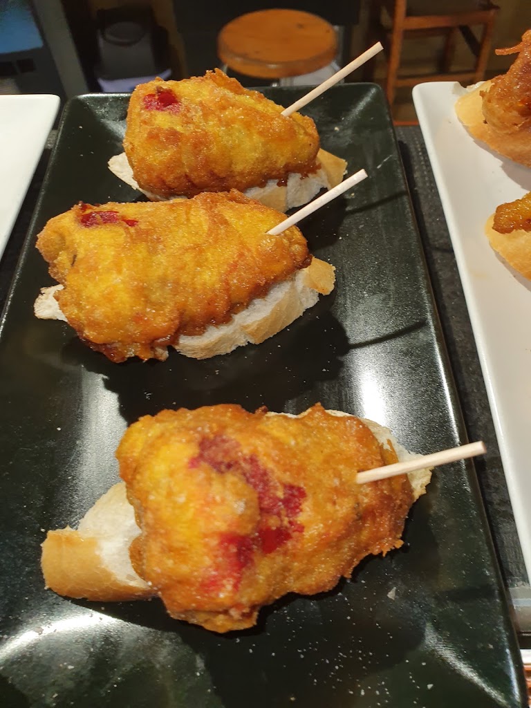 Bar Elvi — Comida y bebida