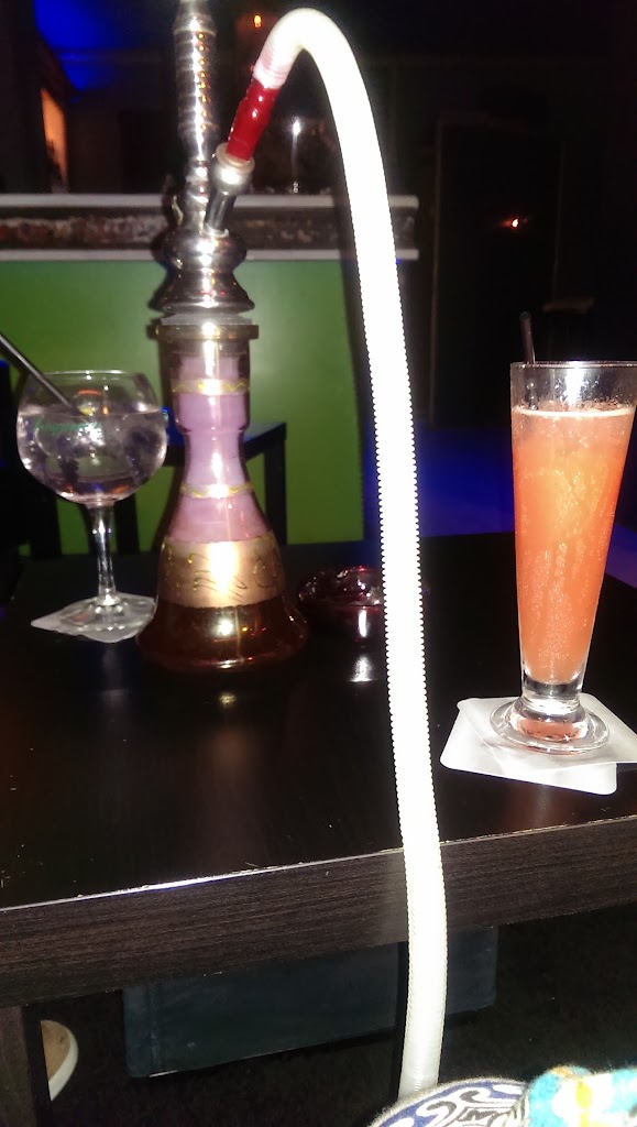 Bambuddha Bar — Comida y bebida