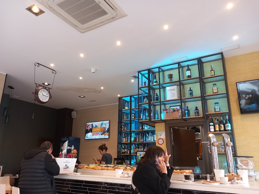 Gastrobar El anden — Ambiente