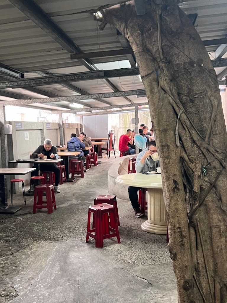 榕樹下米苔目 的照片