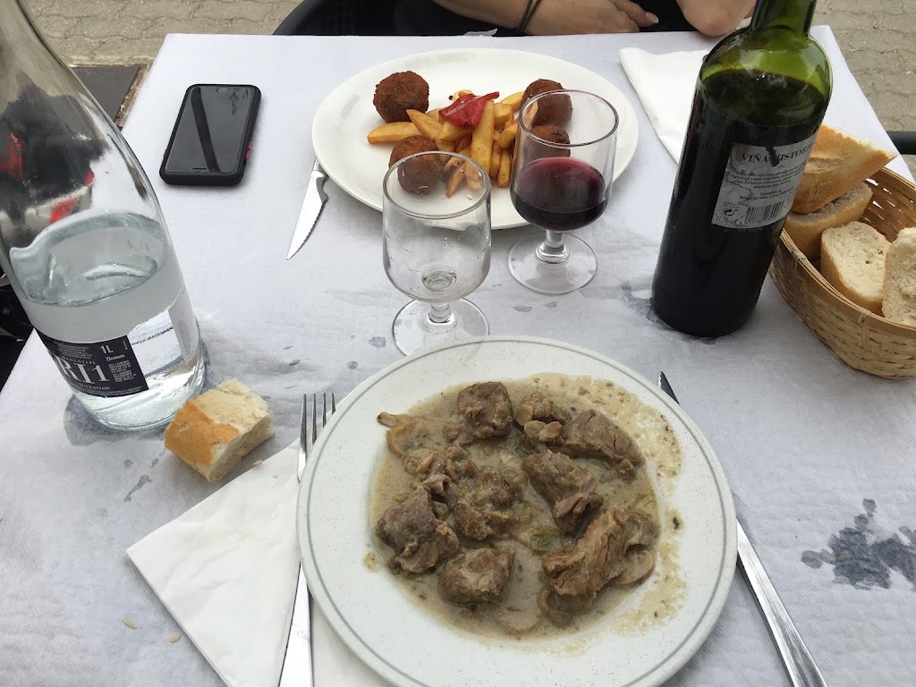 Hostal Goya — Comida y bebida