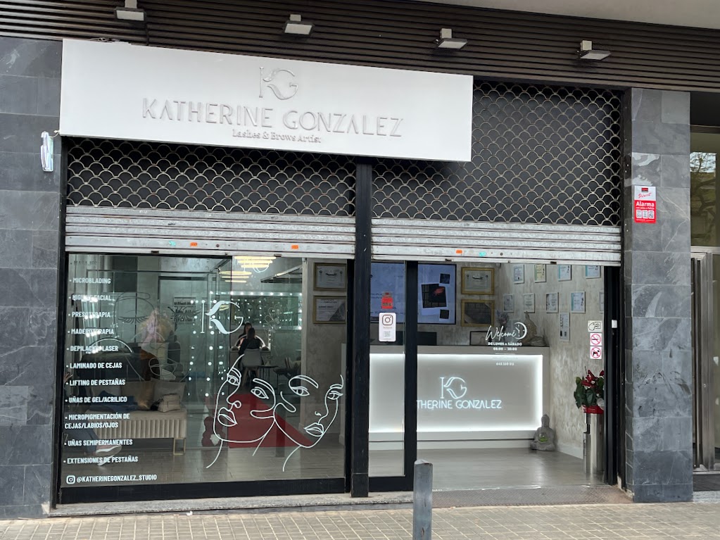 Katherine Gonzalez - Pestanas y Cejas Badalona — Exterior