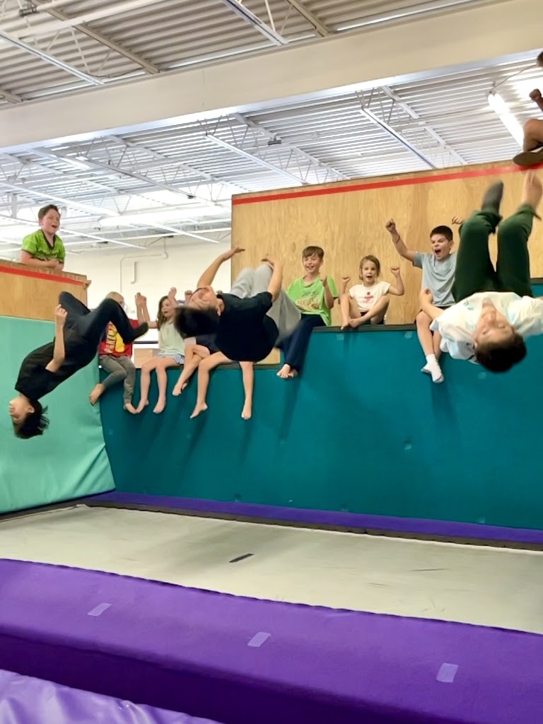  Superhuman Academy - Parkour, Trampoline, Tricking