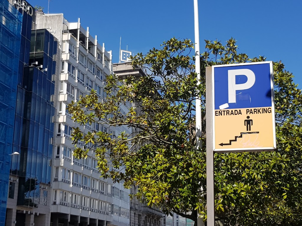 Aparcamento dos Cantones