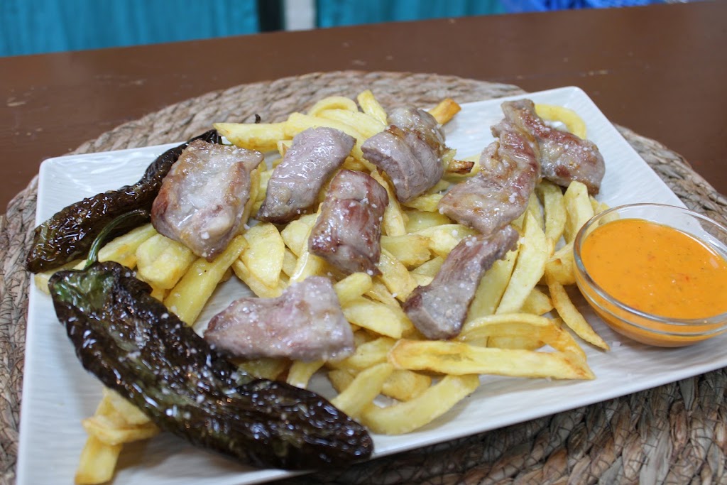BAR TAPAS NUEVO TO PA NA — Comida y bebida