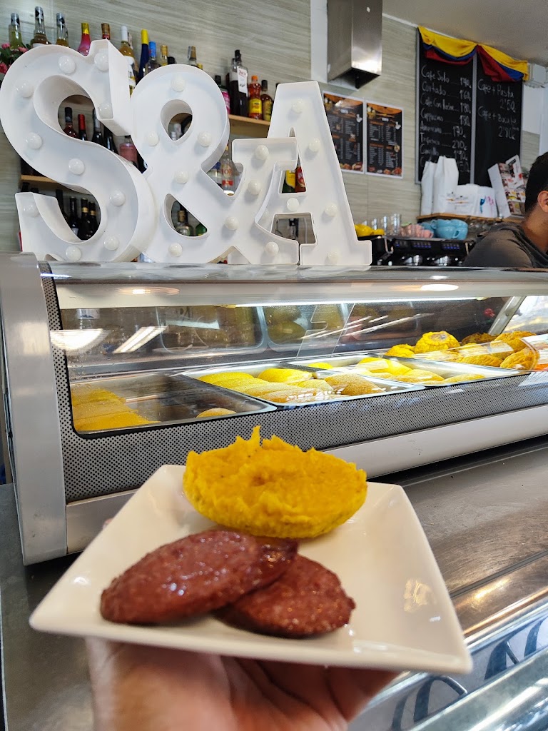 Bus Bar Sabor & Aroma Tradicional — Comida y bebida