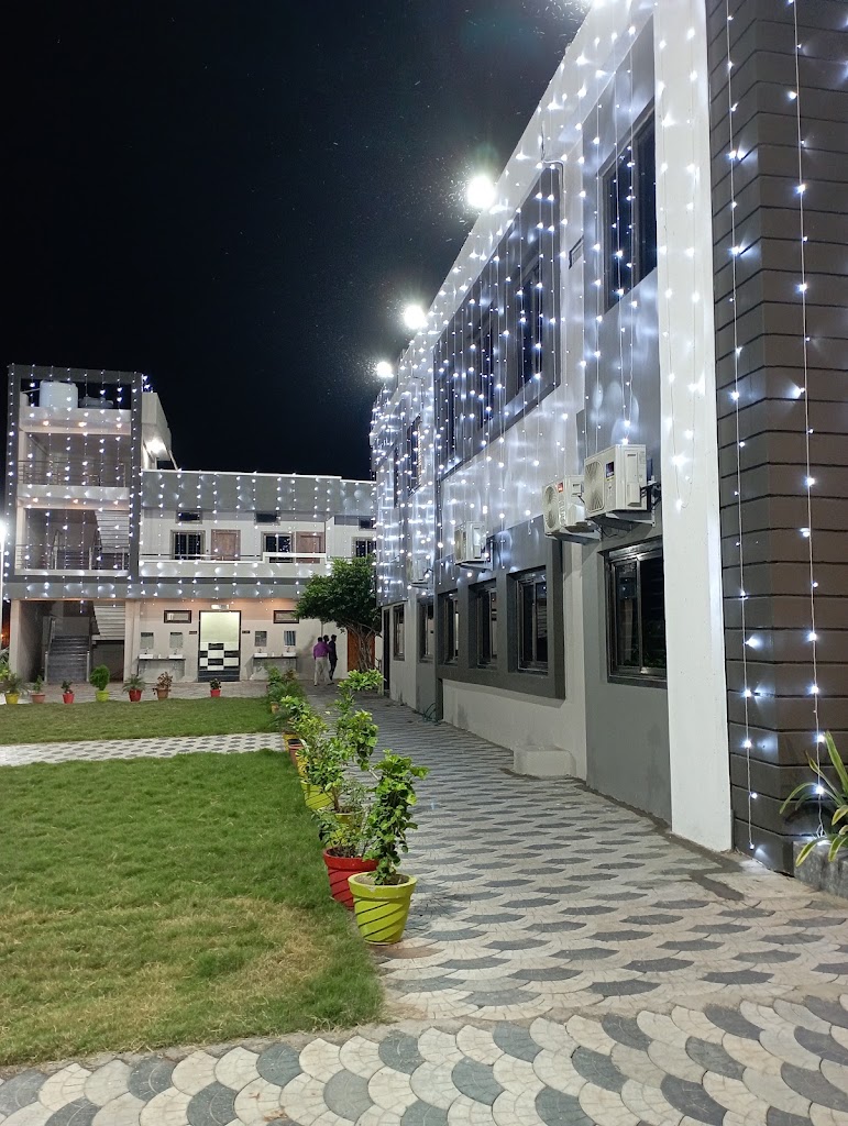 Hotel Grand Vinayak