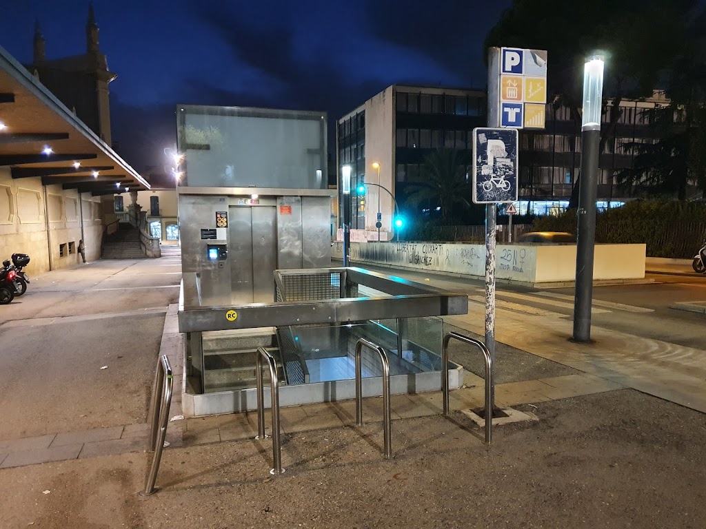 Aparcabicis al Mercat Central