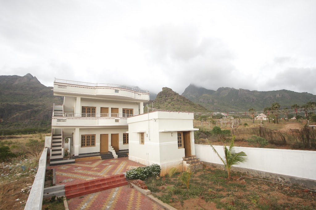 M A K Resorts