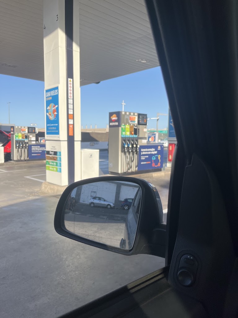 Estacion de Servicio Repsol — Estacion de servicio