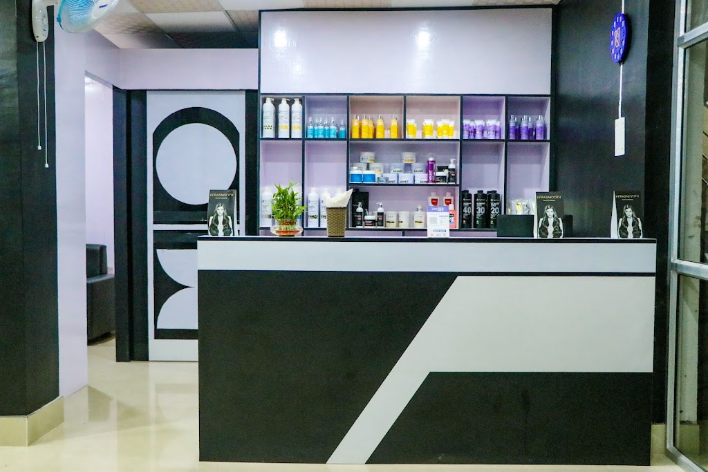 Jd Signature Unisex Salon Academy Makeup Studio