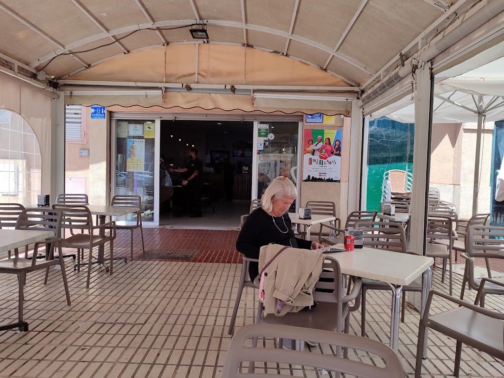 Bar Cafeteria El Nino de Oro — Ambiente
