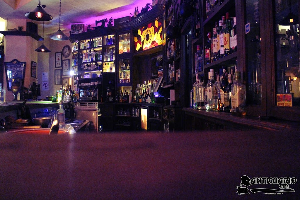 Anticuario Cafe