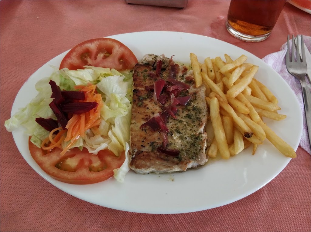 Bar Cafeteria ASIS — Comida y bebida