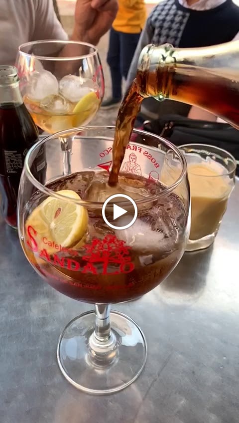 Cafeteria Sandalo — Comida y bebida