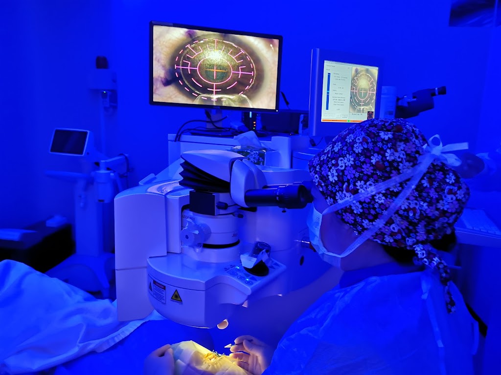 Dr Daphne Han Chuk Yin Eye Doctor Specialist