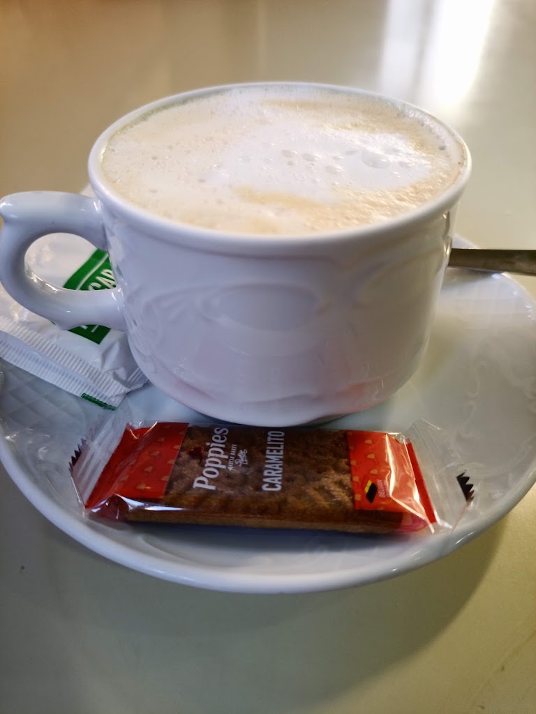 Cafeteria Clarin — Comida y bebida